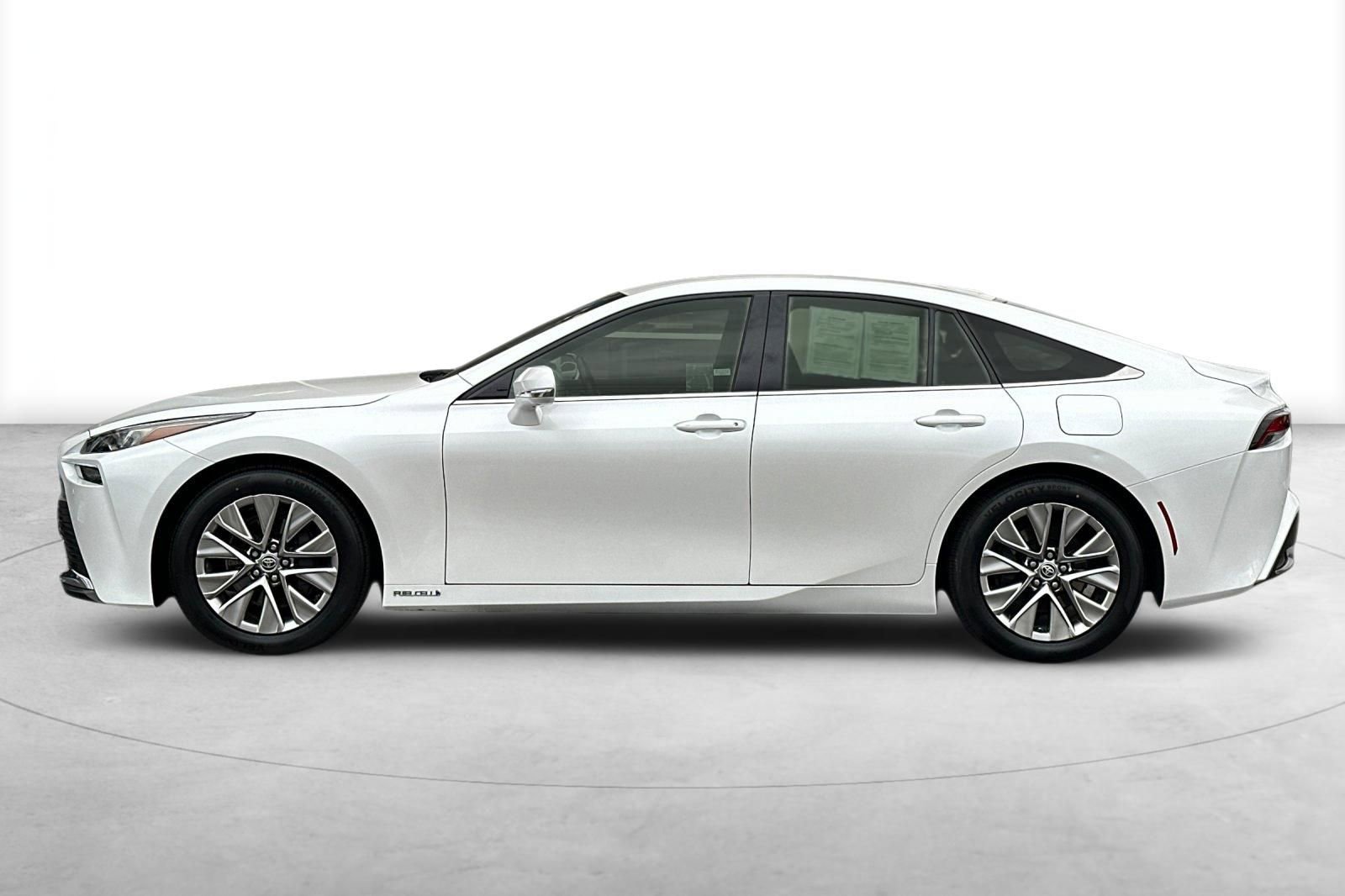 Used 2022 Toyota Mirai XLE image 3