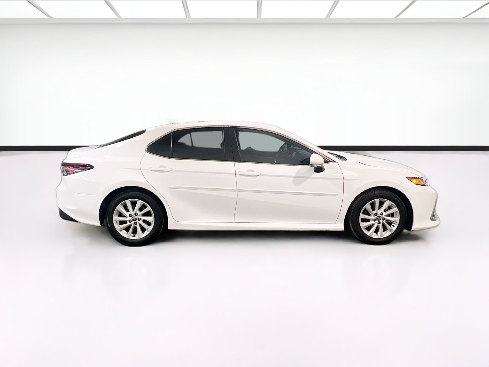 Used 2024 Toyota Camry LE w/ Convenience Package FWD image 22