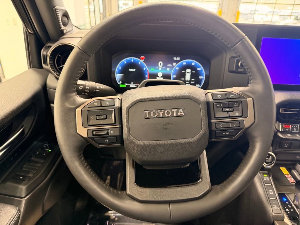 Used 2025 Toyota Land Cruiser image 28