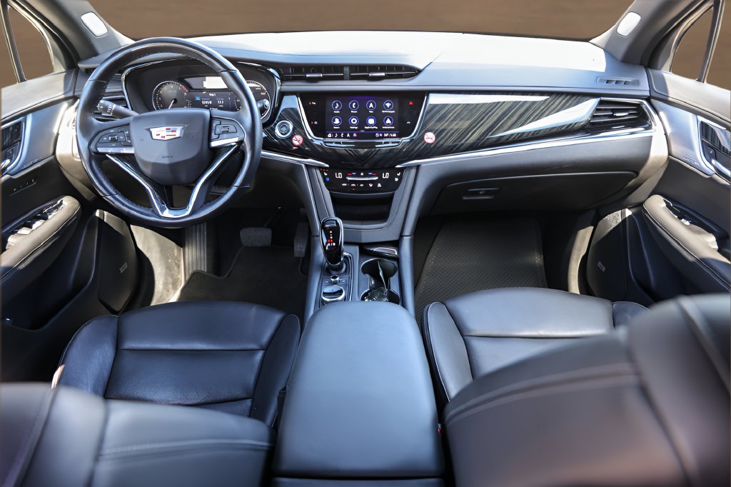 Certified 2025 Cadillac XT6 Premium Luxury FWD image 28