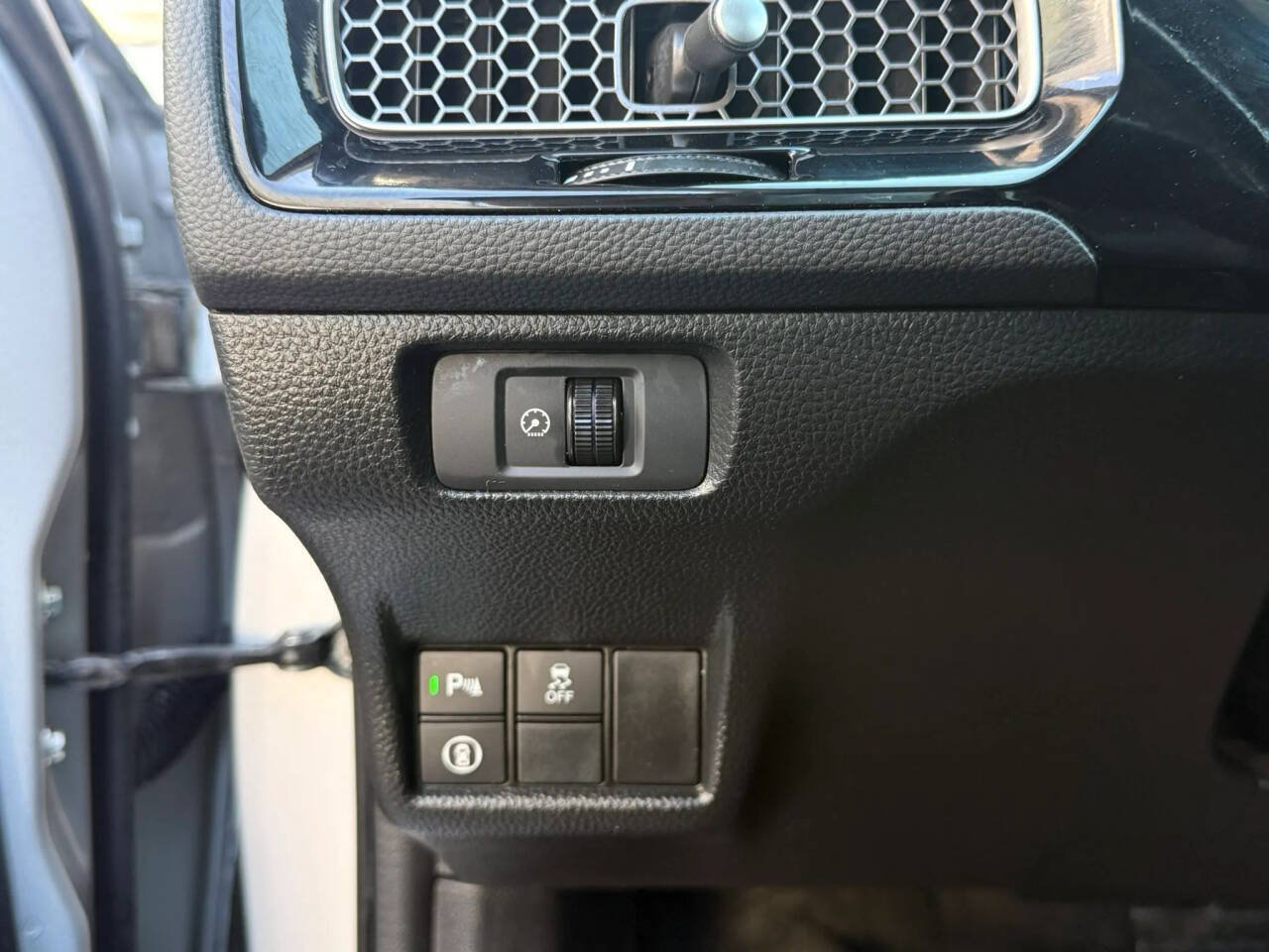 Used 2022 Honda Civic Touring image 11