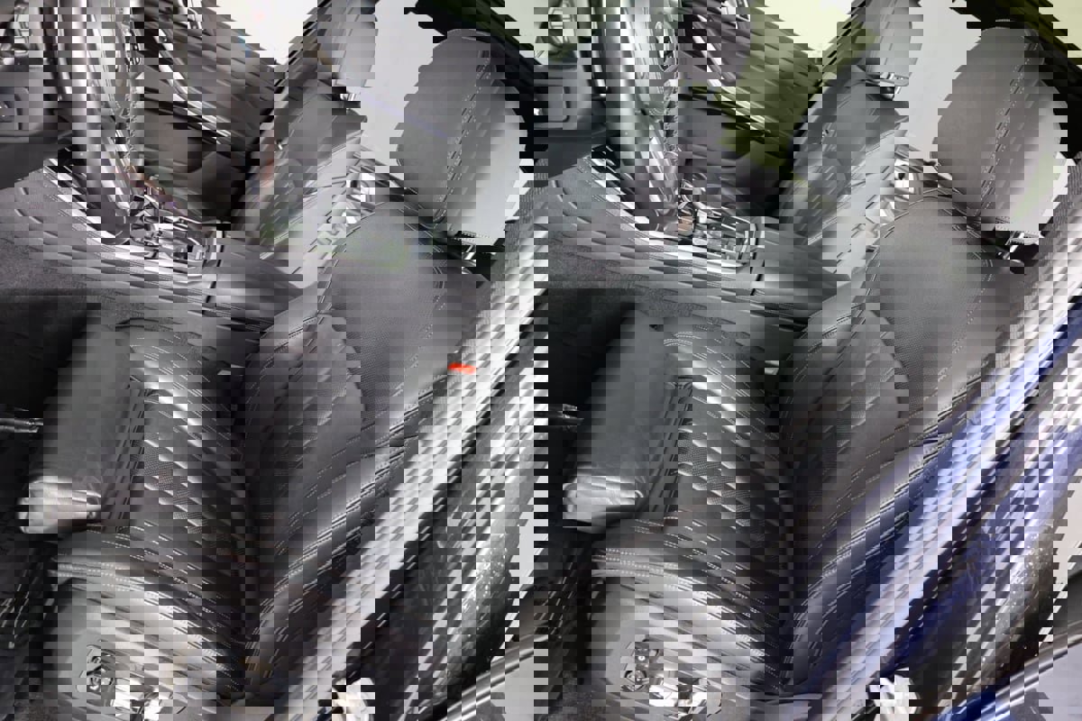 Used 2020 BMW X5 M50i w/ Premium Package image 10