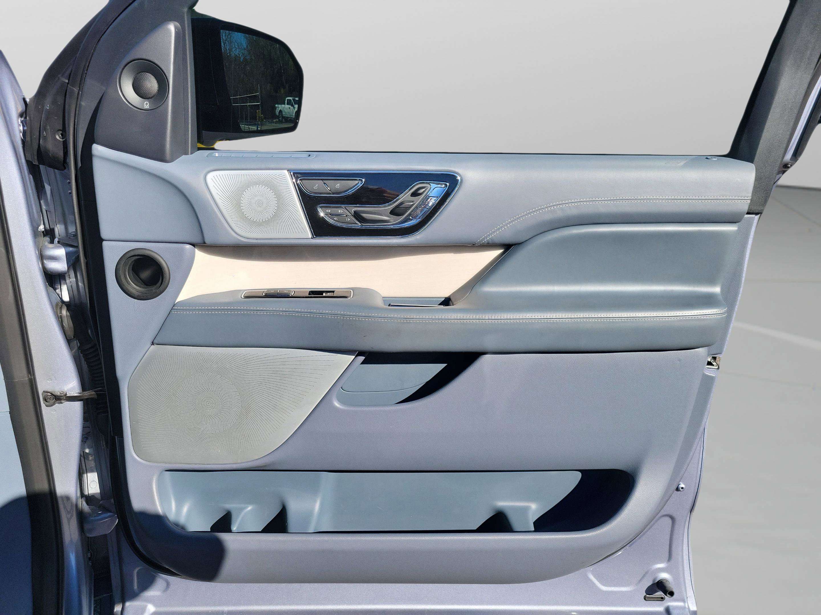 Used 2024 Lincoln Navigator L Black Label image 29