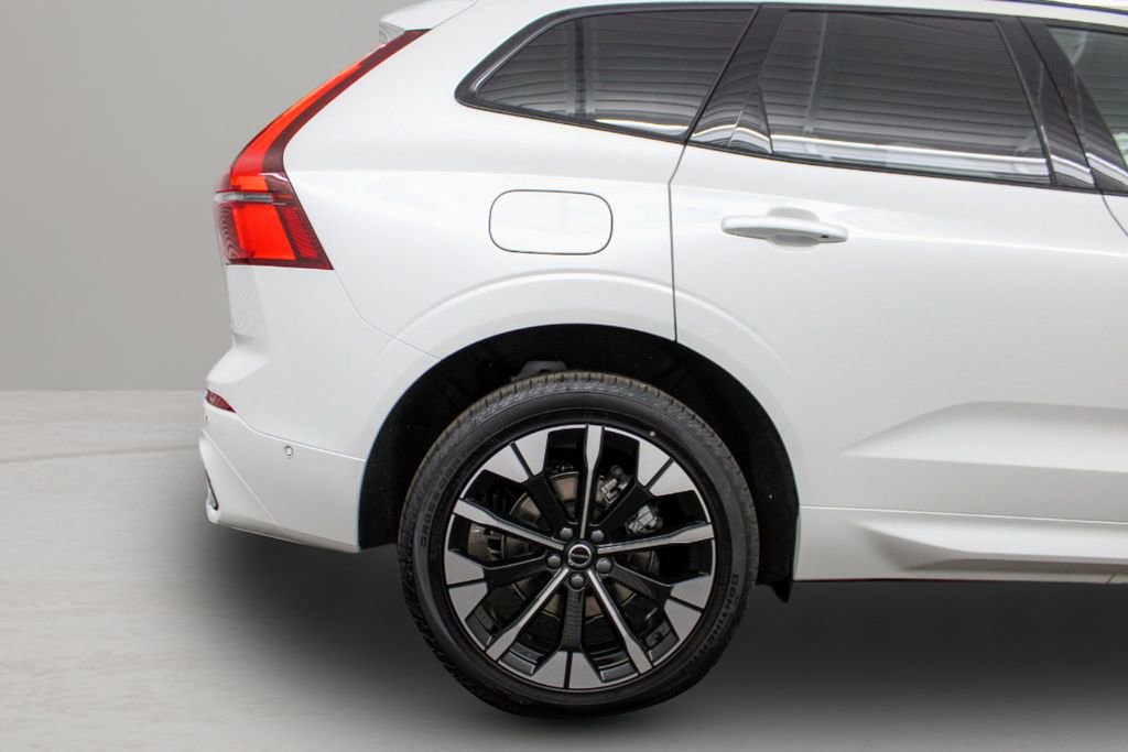 New 2026 Volvo XC60 B5 Plus w/ Protection Package Premier AWD/4WD image 30