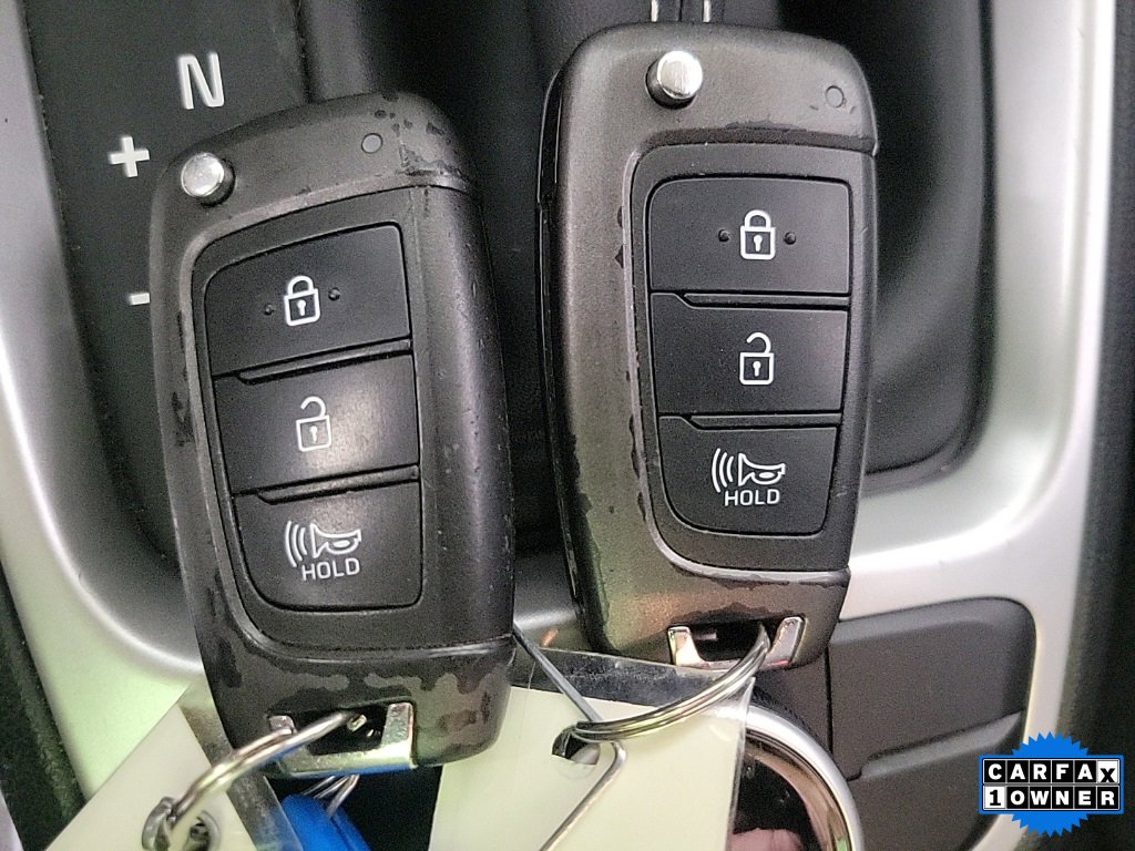 Used 2020 Hyundai Venue SEL image 28