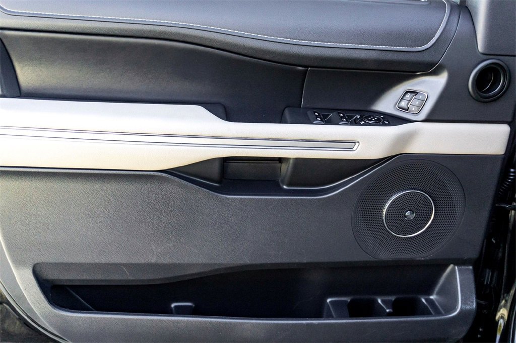 Used 2023 Ford Expedition Max Limited image 10