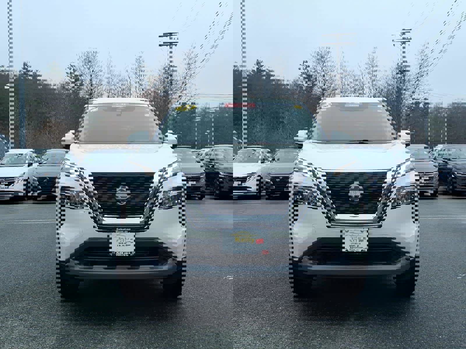 Used 2023 Nissan Rogue SV image 2