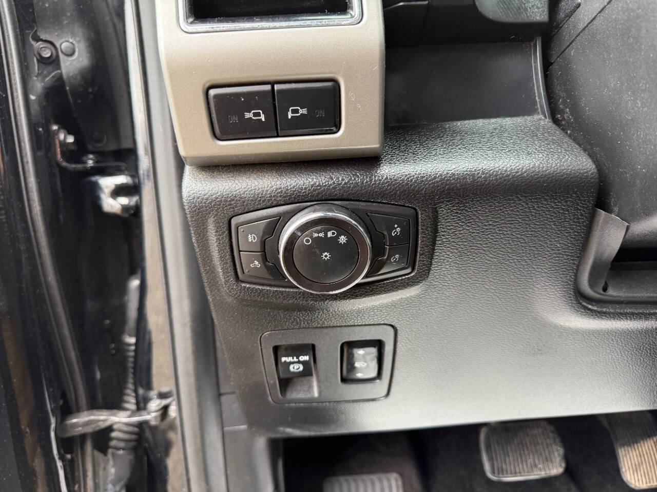 Used 2018 Ford F150 Lariat w/ Equipment Group 502A Luxury image 15