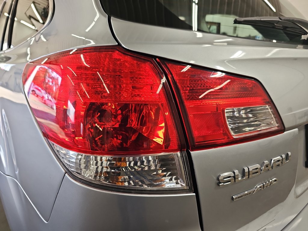 Used 2012 Subaru Outback 2.5i w/ Alloy Wheel Pkg AWD/4WD image 32