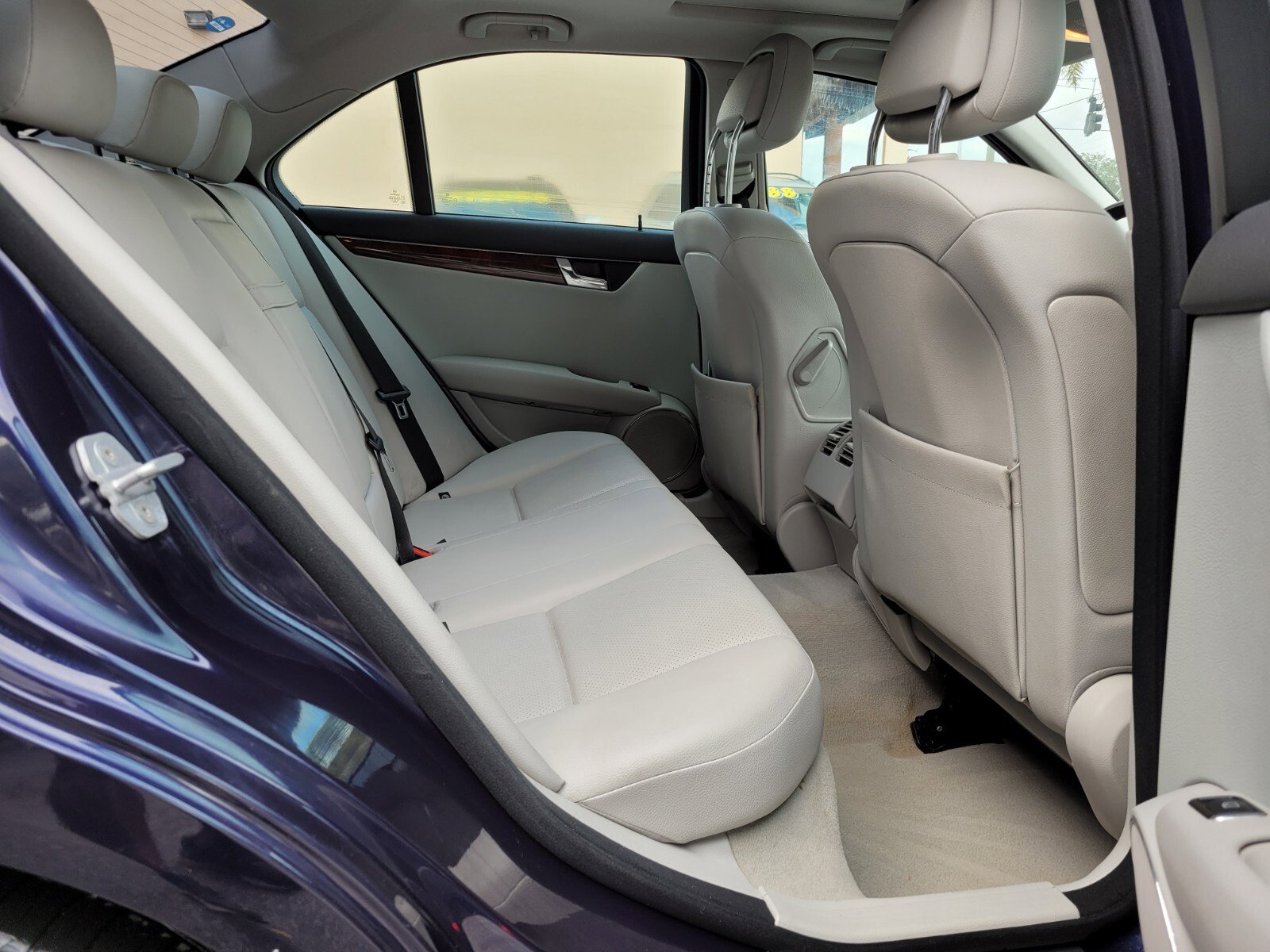 Used 2009 Mercedes-Benz C 300 Luxury image 13