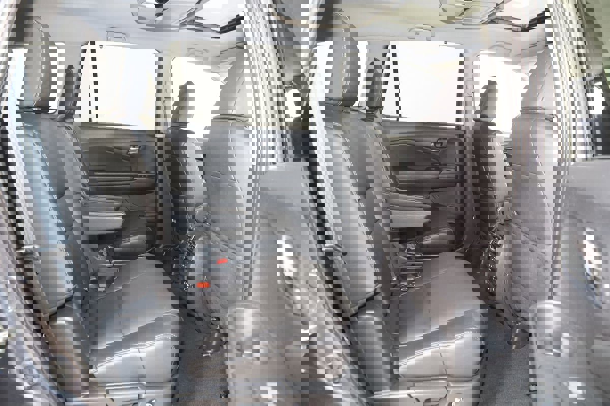 Used 2019 Honda Pilot Touring image 15