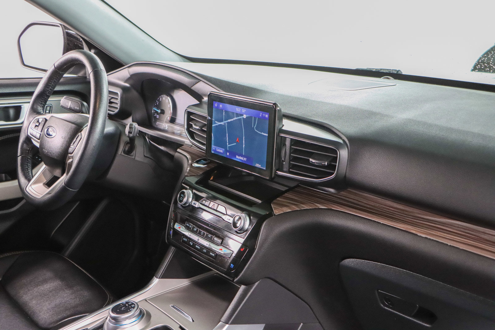 Used 2023 Ford Explorer Limited image 26