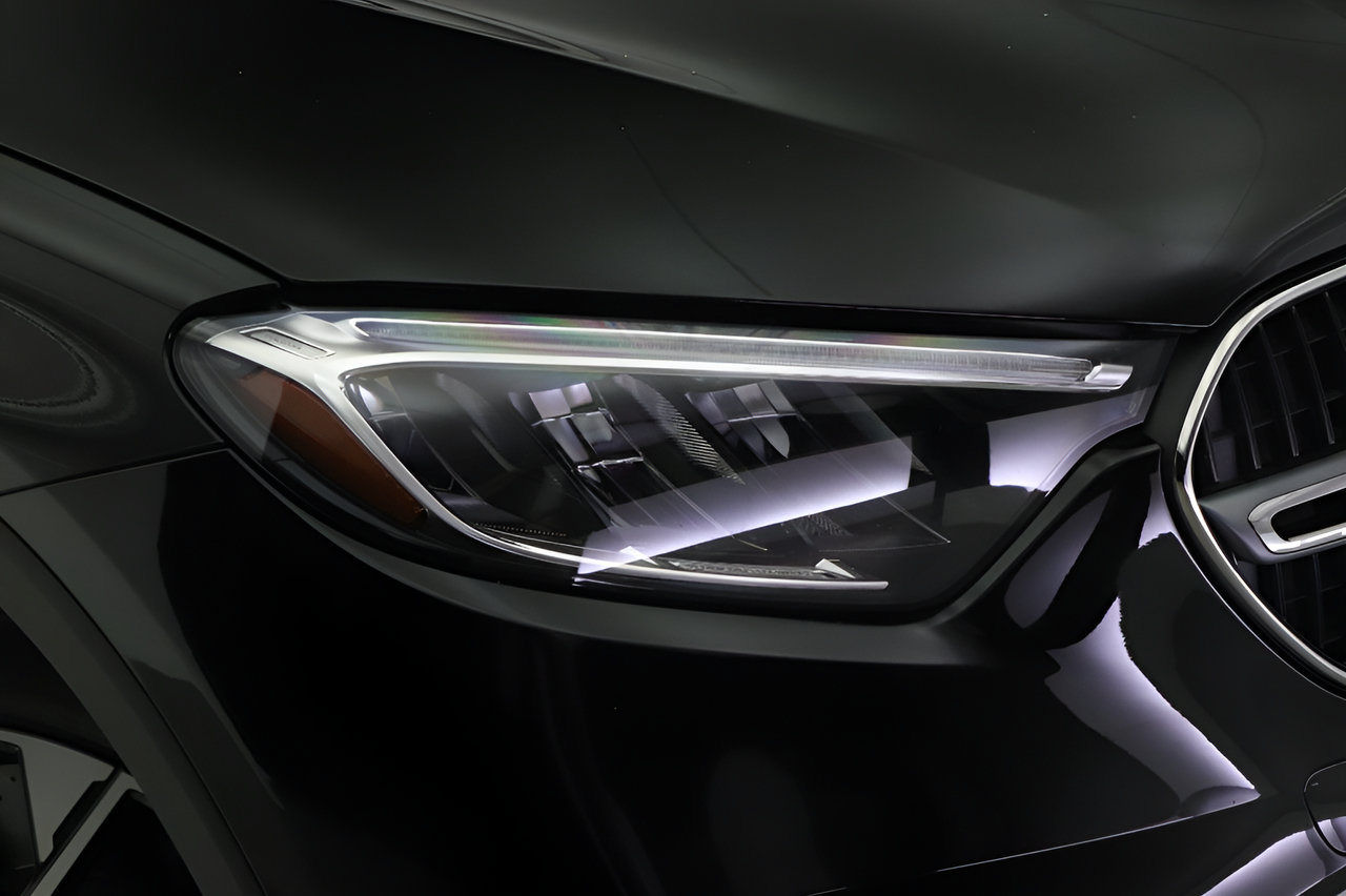 Certified 2025 Mercedes-Benz GLC 350e 4MATIC image 25