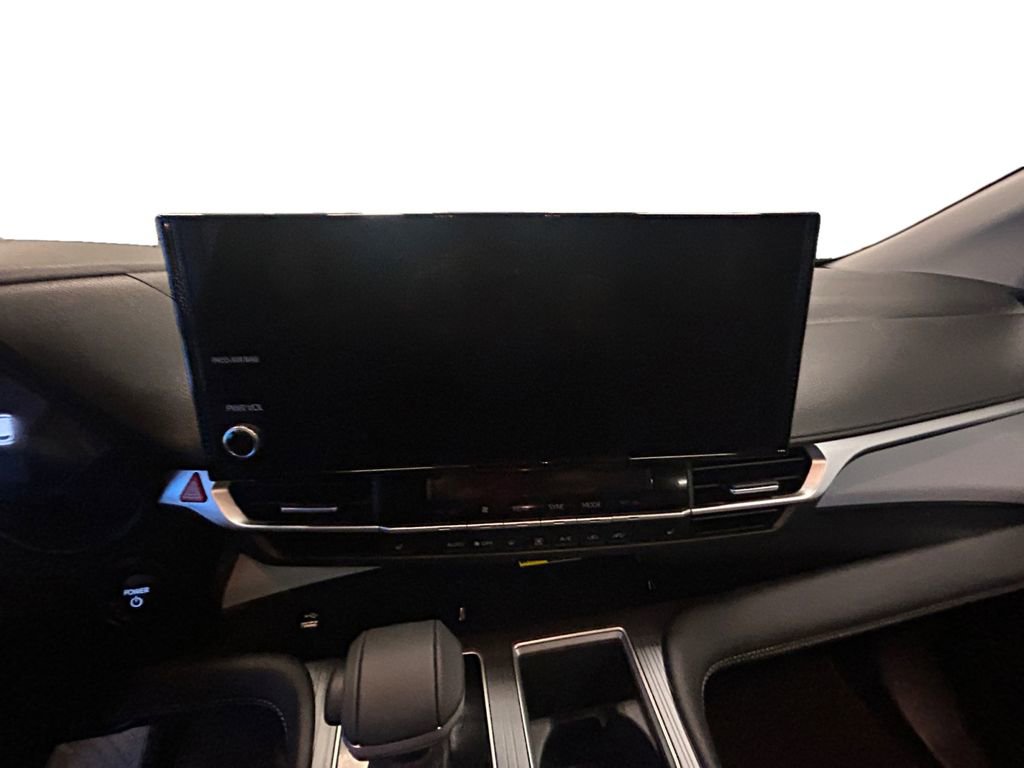 Used 2025 Toyota Sienna XLE image 10