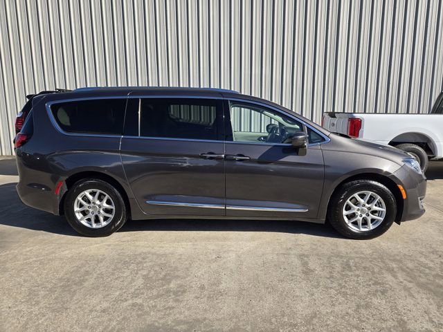 Used 2020 Chrysler Pacifica Touring-L image 7