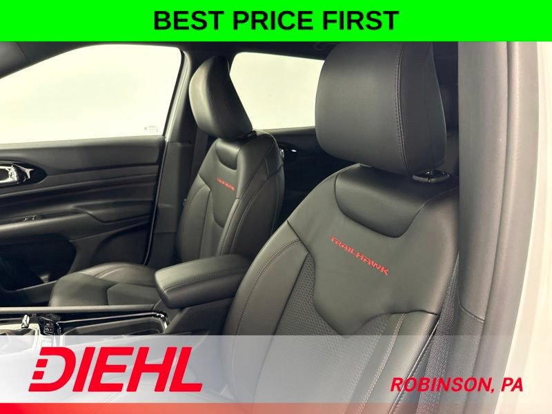 New 2026 Jeep Compass Trailhawk w/ Sun, Sound & Navigation Group AWD/4WD image 16