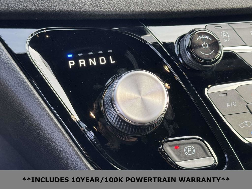 Used 2025 Chrysler Pacifica Select FWD image 26