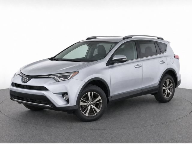 Used 2018 Toyota RAV4 XLE FWD image 3