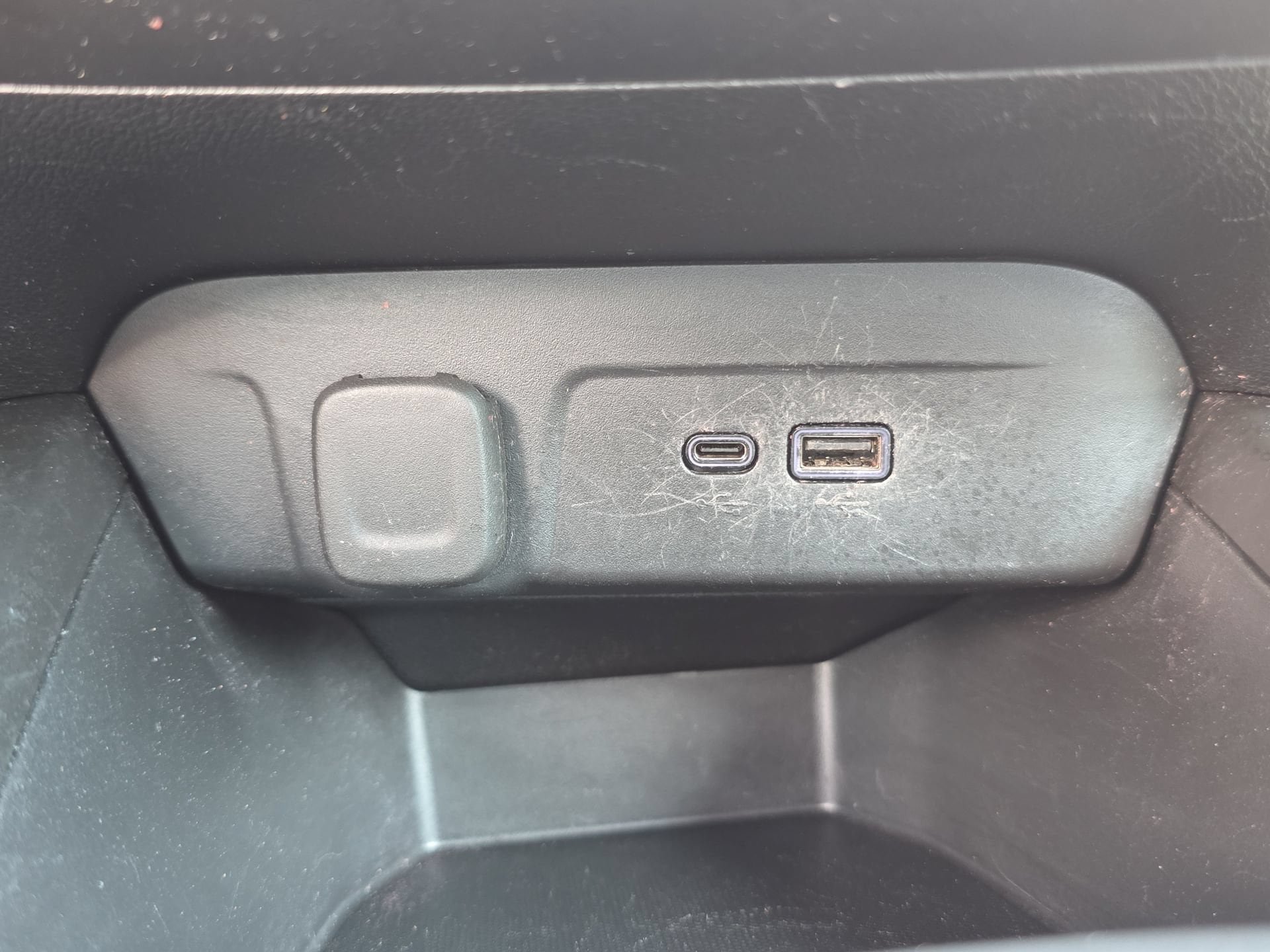 Used 2024 Chevrolet Trax RS FWD image 24