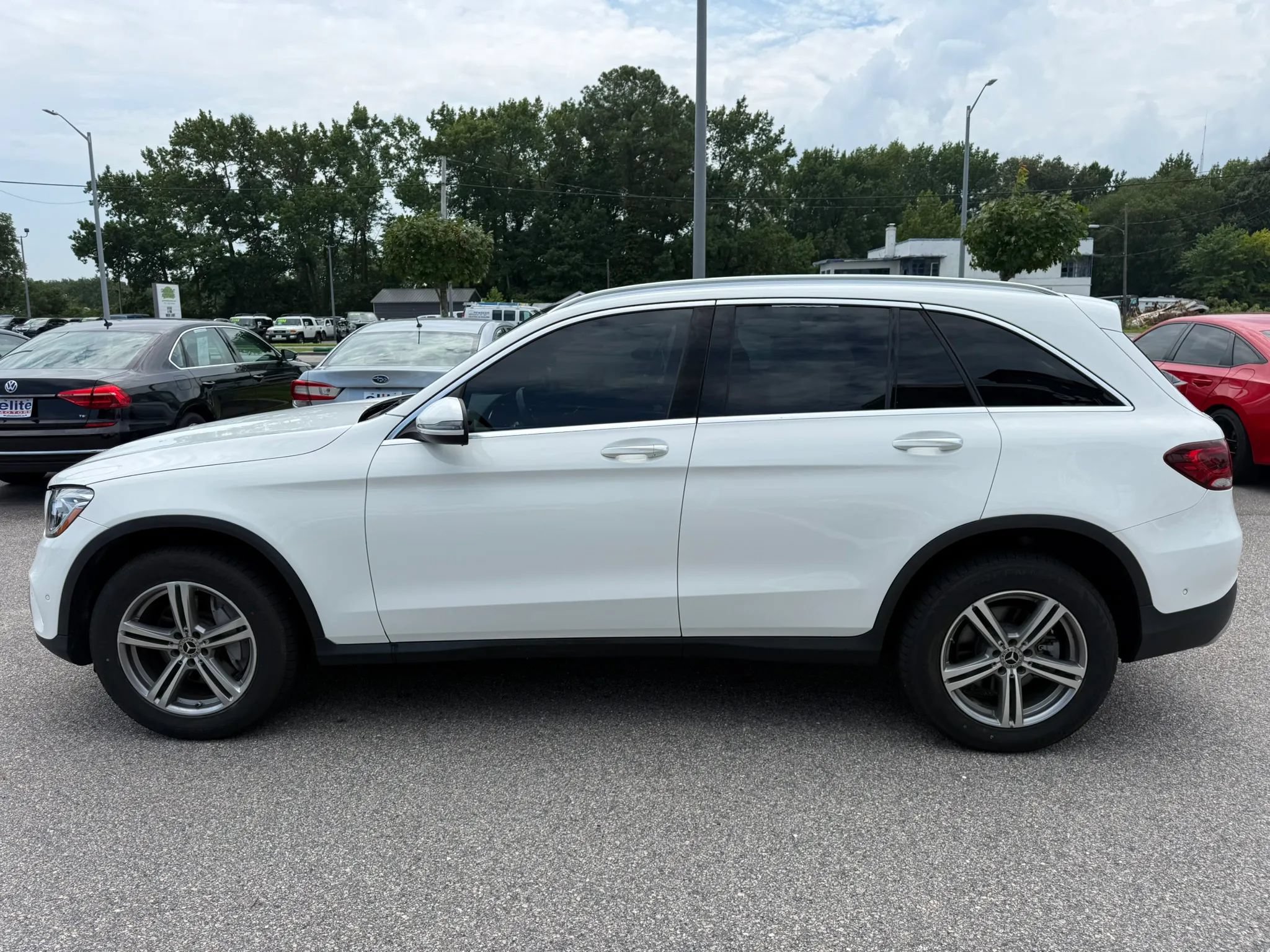 Used 2021 Mercedes-Benz GLC 300 4MATIC image 4