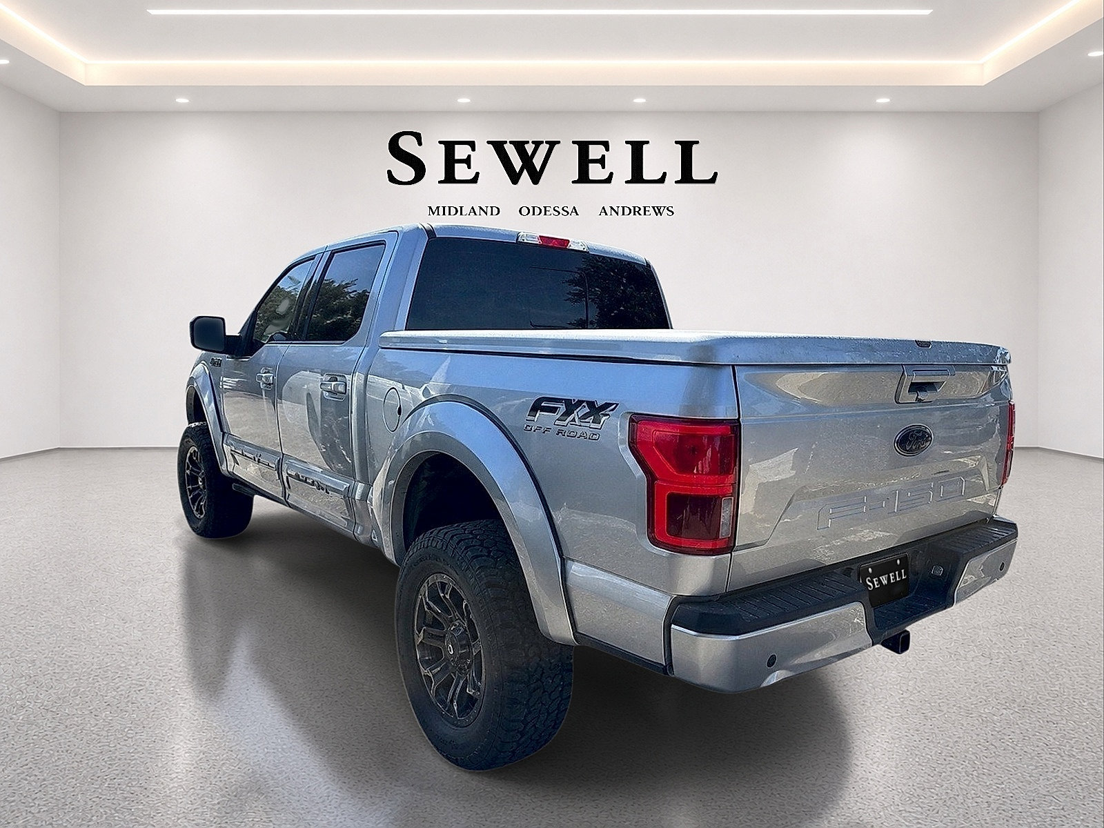Used 2019 Ford F150 Lariat w/ Equipment Group 502A Luxury AWD/4WD image 3