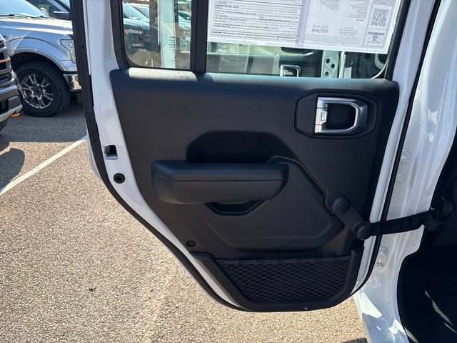 Used 2024 Jeep Gladiator Sport AWD/4WD image 19