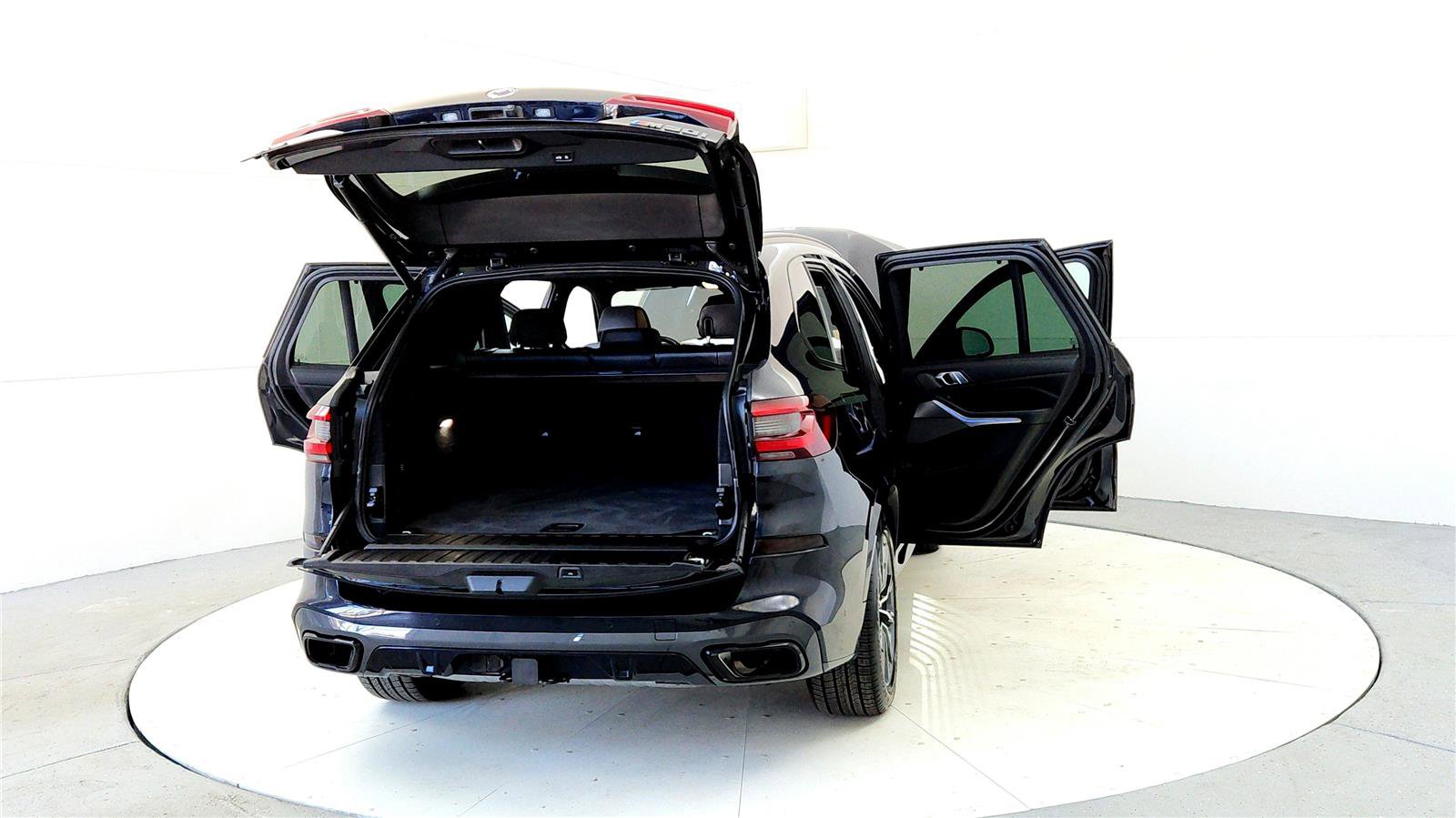 Used 2023 BMW X5 M50i w/ Executive Package image 11