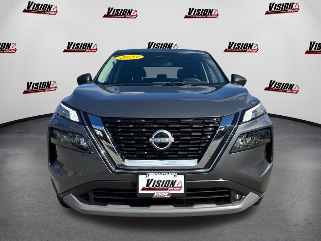 Used 2023 Nissan Rogue S image 2