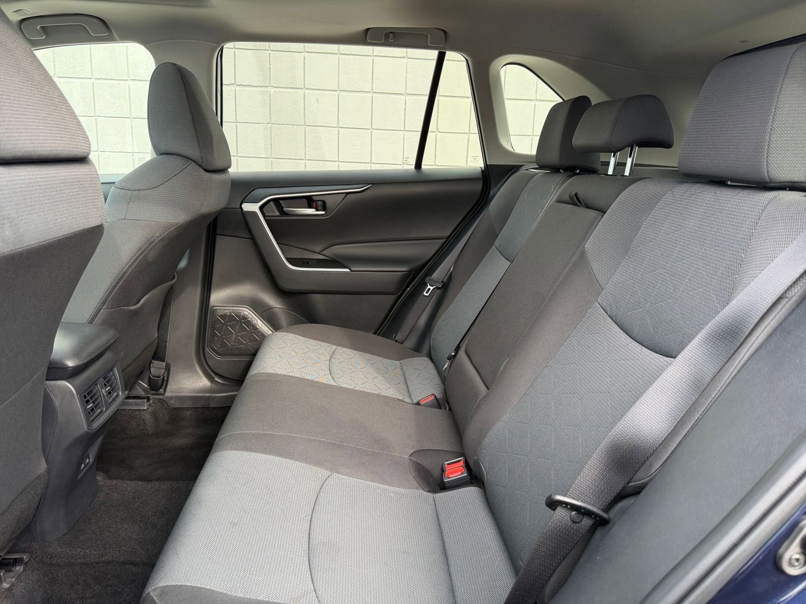 Used 2025 Toyota RAV4 XLE w/ Convenience Package image 25