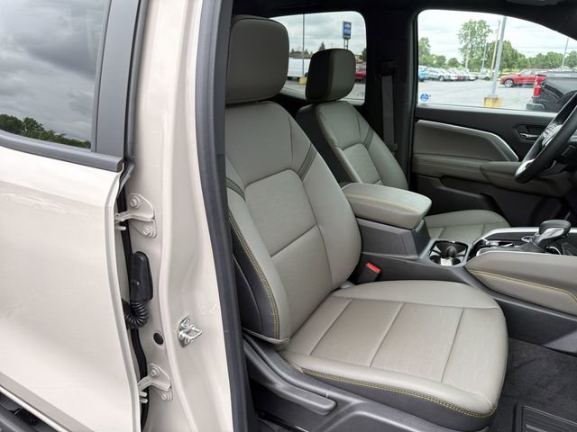 New 2026 Chevrolet Colorado ZR2 w/ Technology Package AWD/4WD image 18