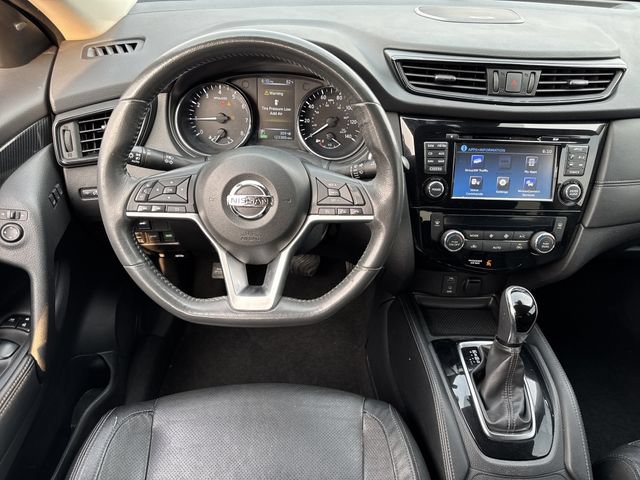 Used 2017 Nissan Rogue SL w/ SL Premium Package AWD/4WD image 14