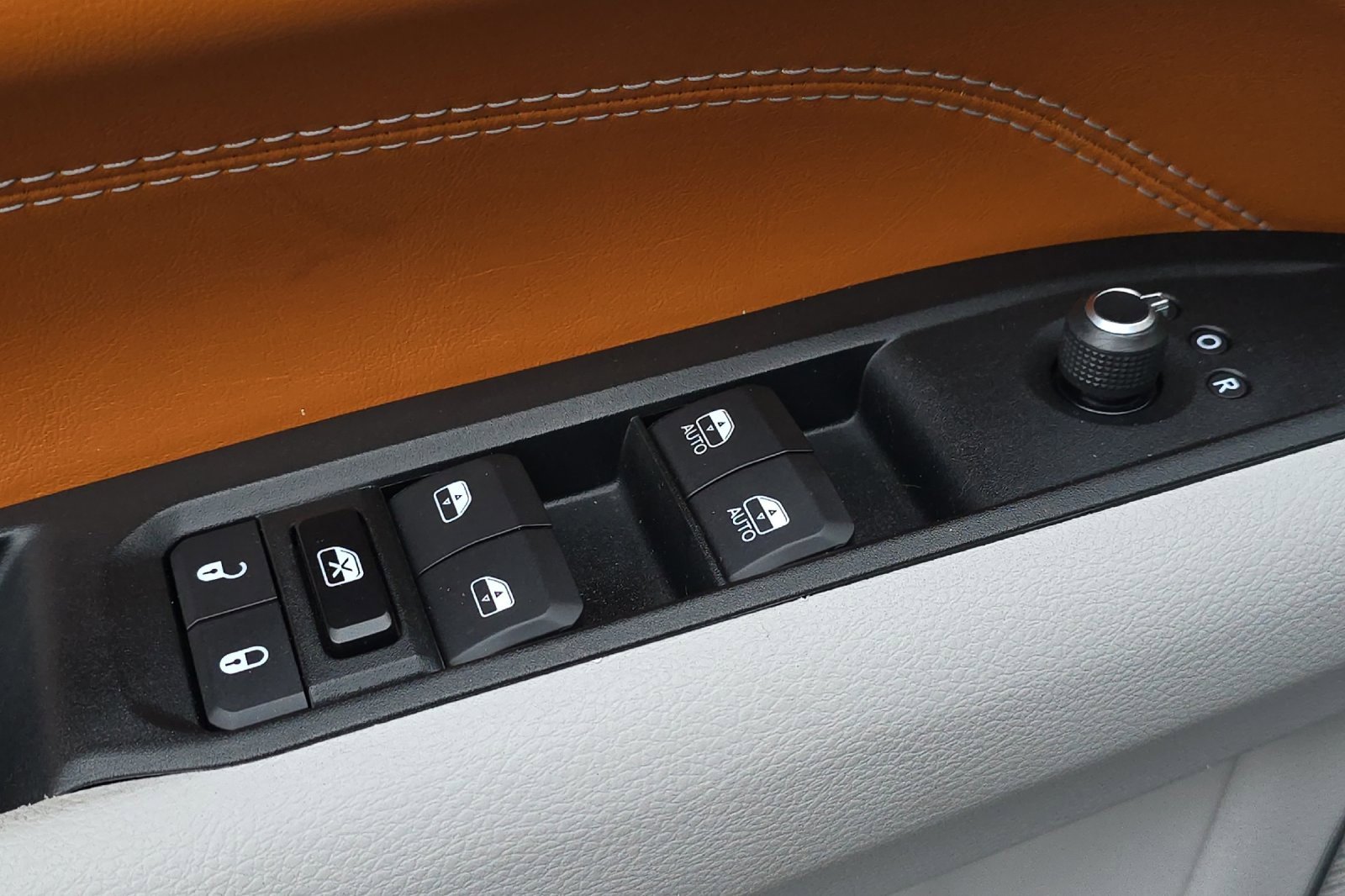 Used 2022 Jeep Compass Limited w/ Elite Group image 14