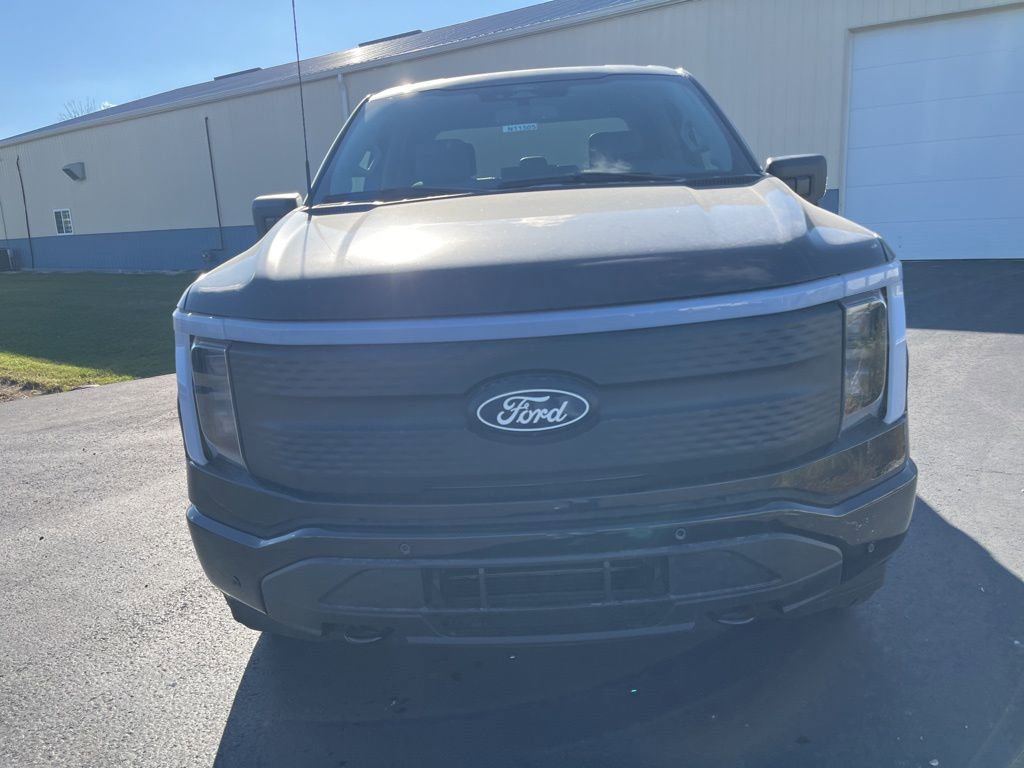 New 2025 Ford F150 Lightning Flash AWD/4WD image 8