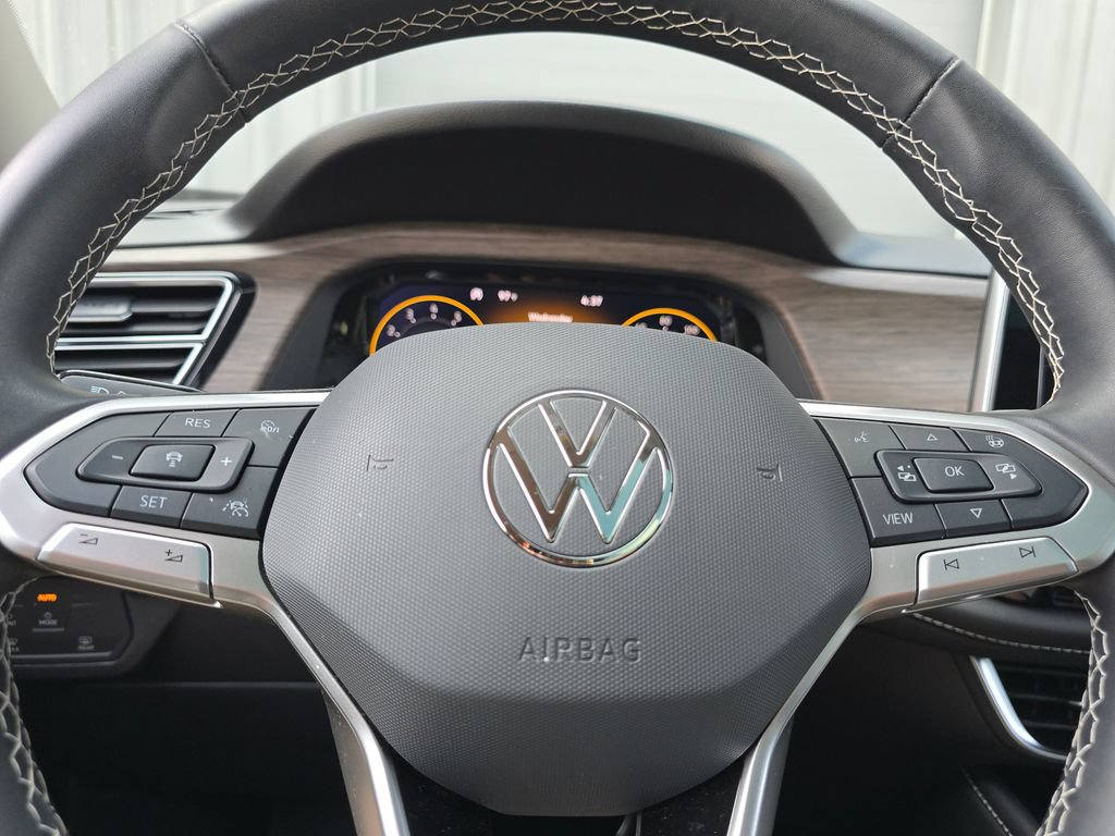 Used 2024 Volkswagen Atlas SEL AWD/4WD image 31