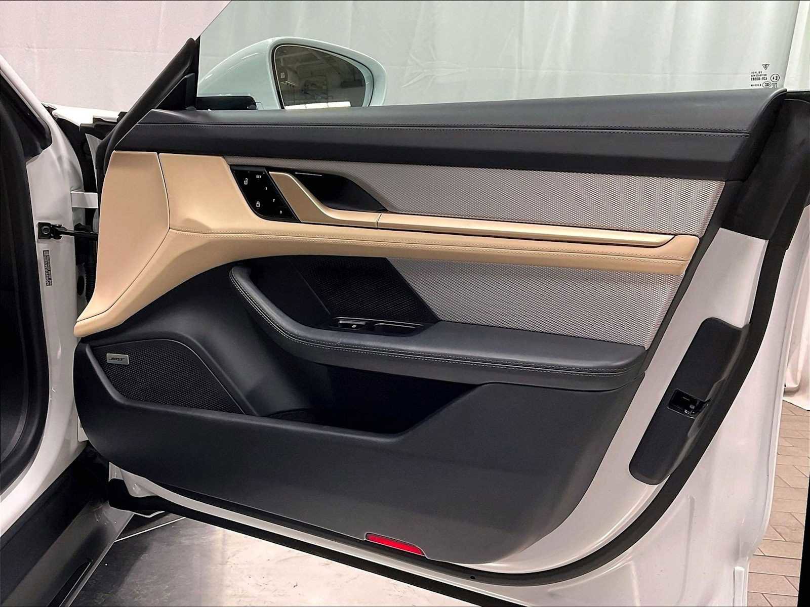 Used 2020 Porsche Taycan Turbo S AWD/4WD image 28