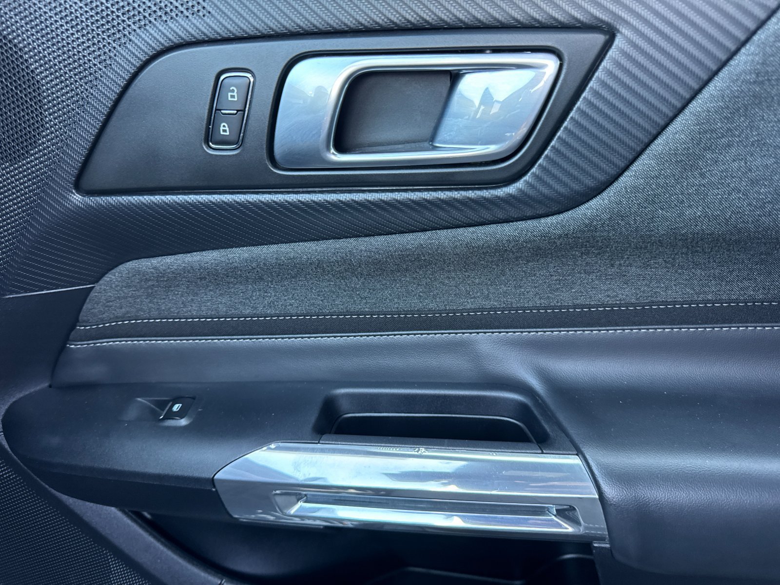 Used 2024 Ford Mustang Coupe RWD image 19