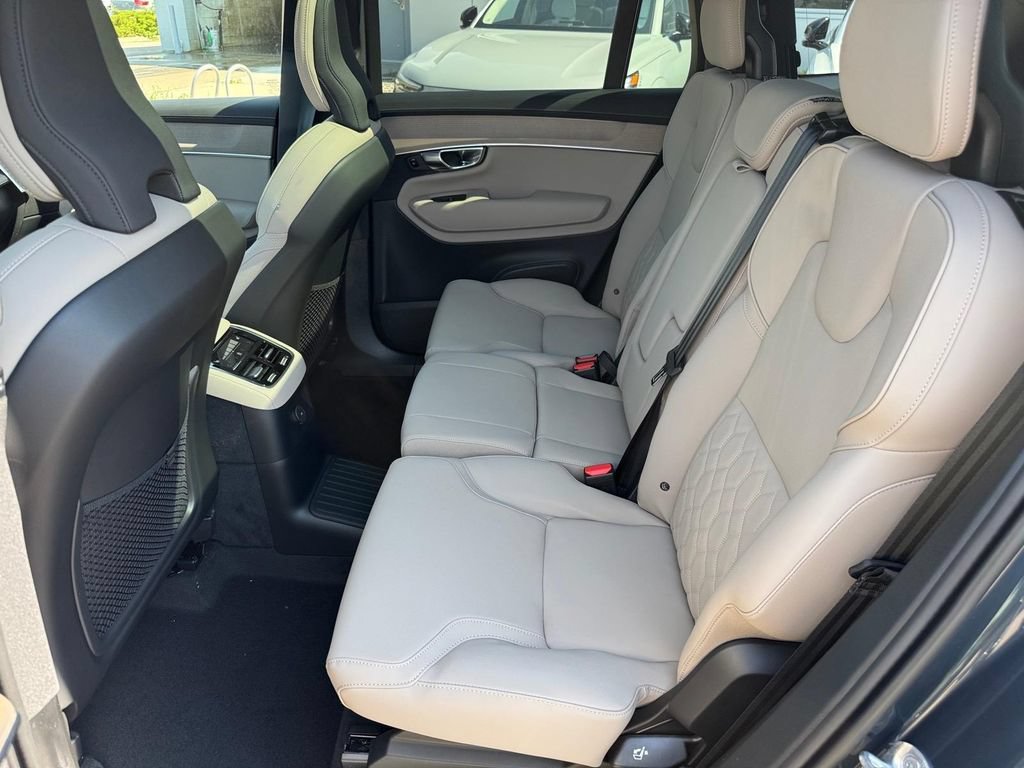 New 2026 Volvo XC90 T8 Plus w/ Protection Package AWD/4WD image 9