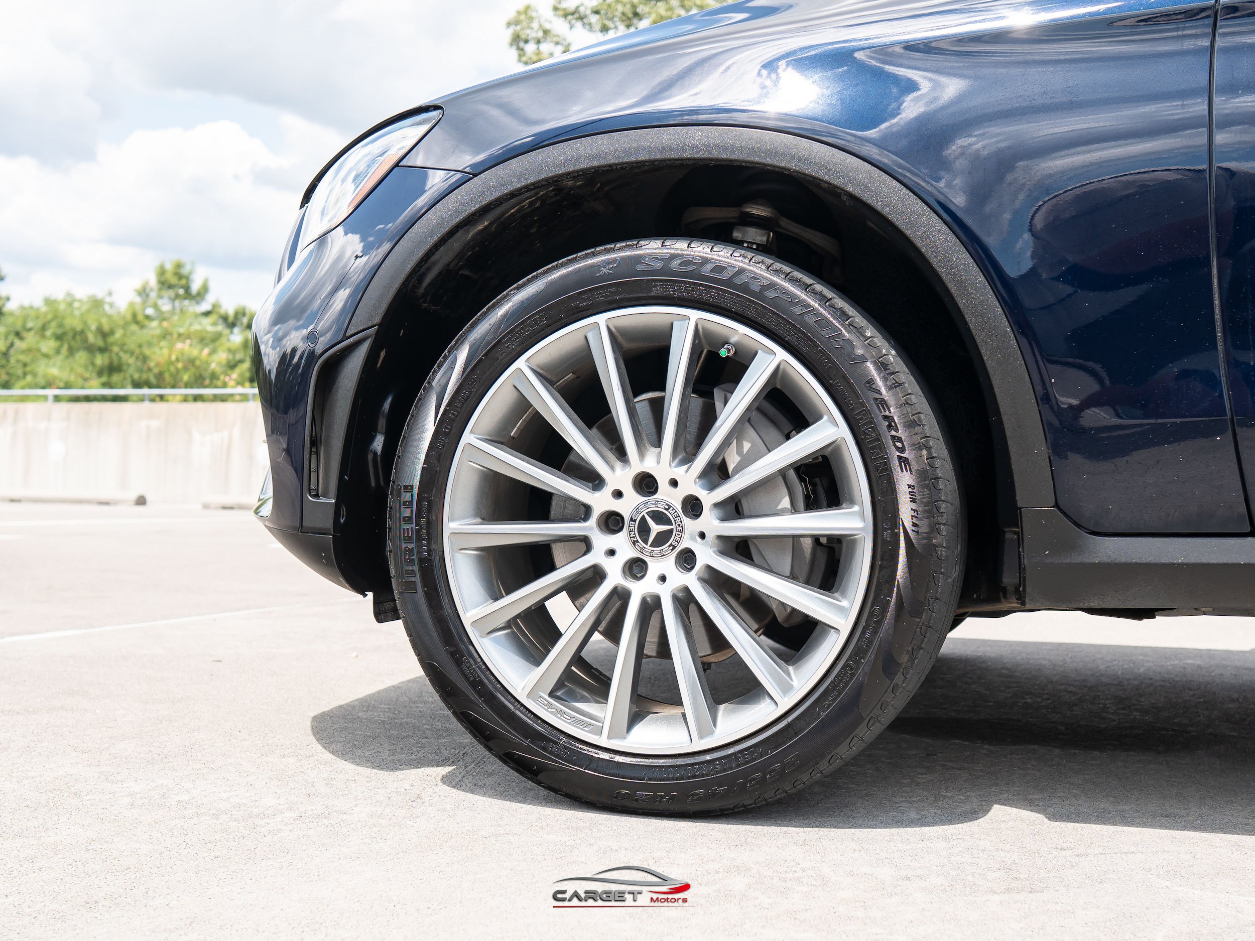 Used 2021 Mercedes-Benz GLC 300 4MATIC w/ AMG Line image 10