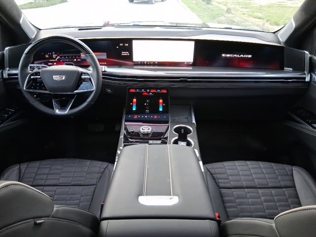 Used 2025 Cadillac Escalade ESV V image 7