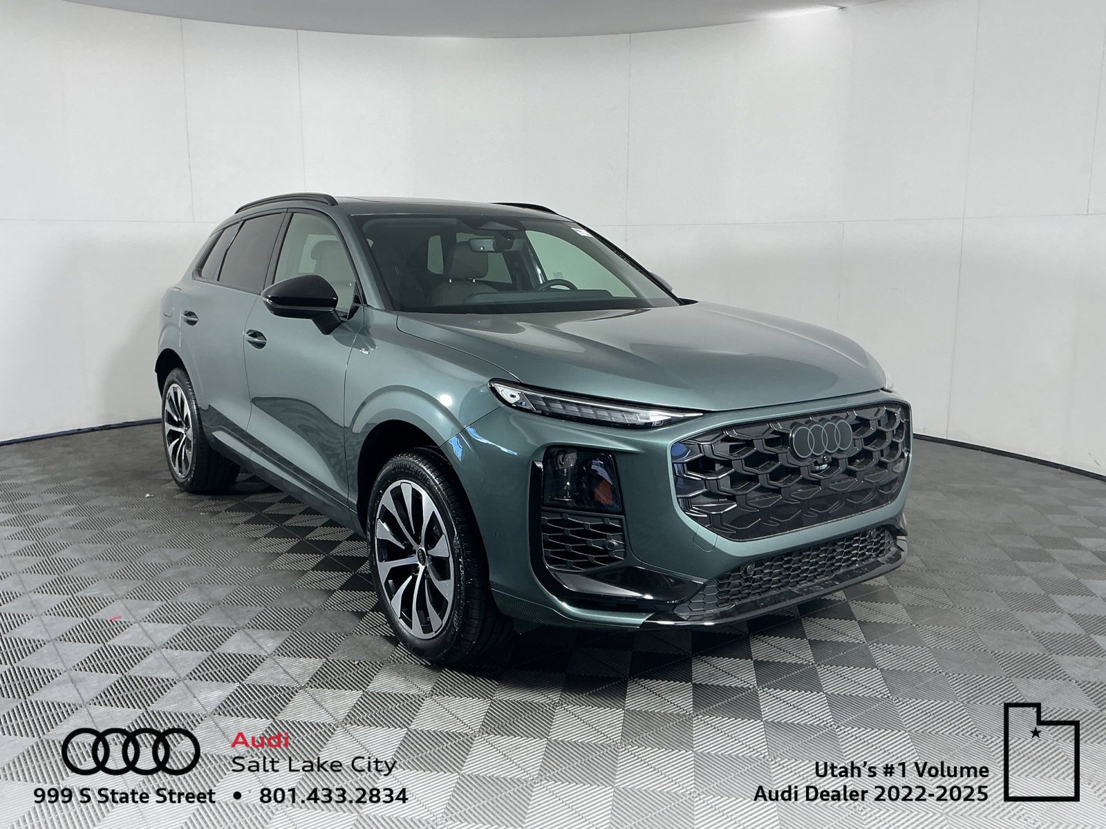 New 2026 Audi Q3 quattro 2.0T AWD/4WD image 1