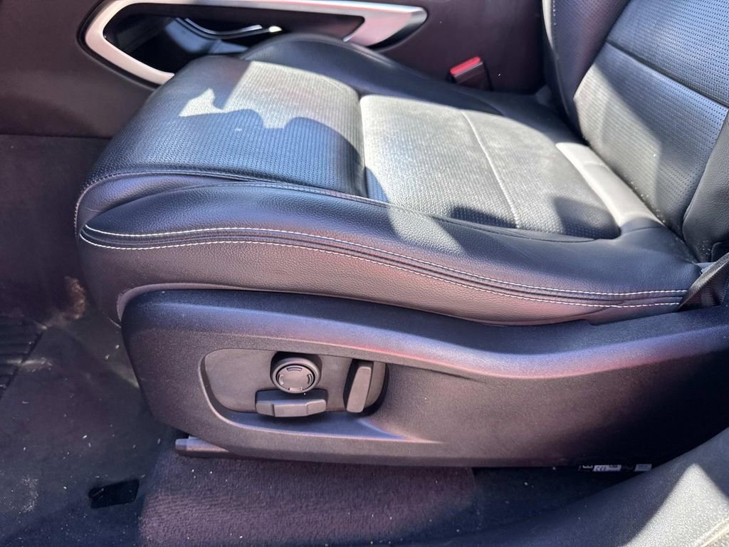 Used 2024 Jaguar F-PACE R-Dynamic S image 18