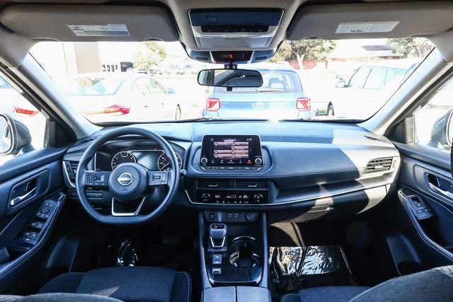 Used 2024 Nissan Rogue SV image 13
