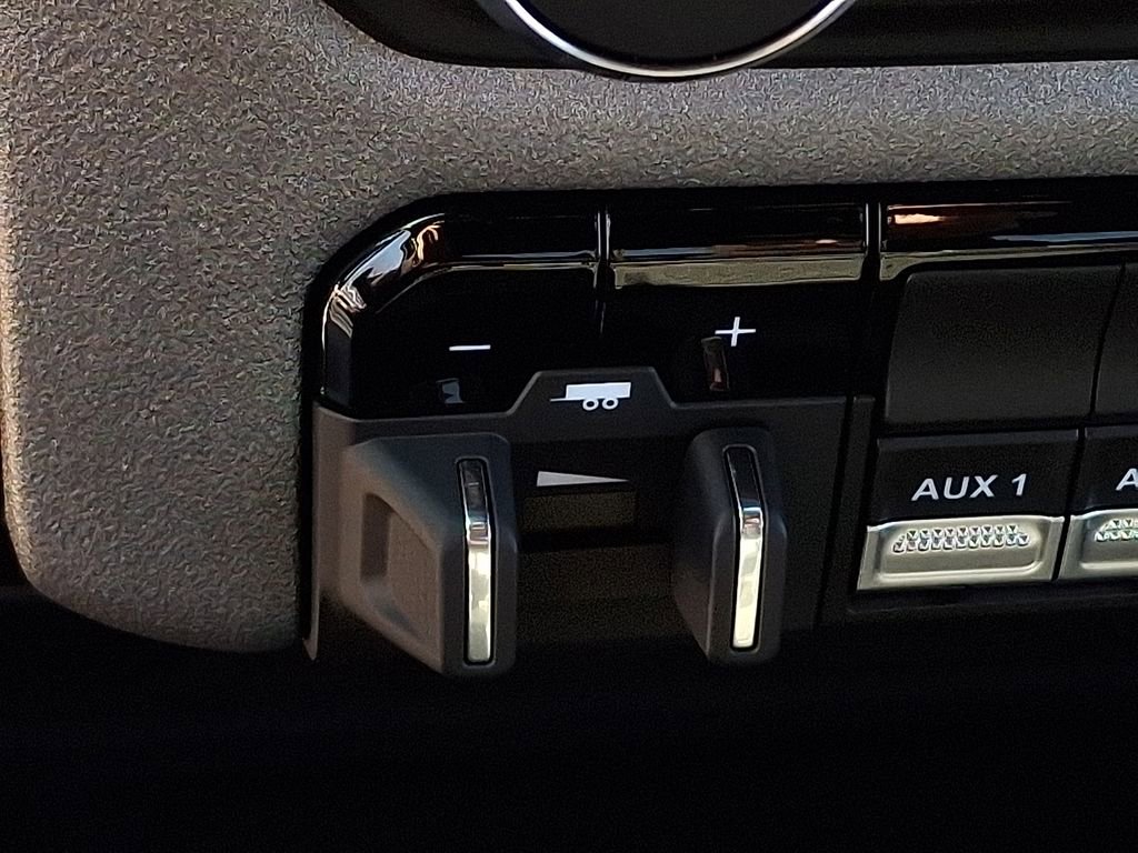 Used 2024 RAM 2500 Tradesman w/ Chrome Appearance Group image 22