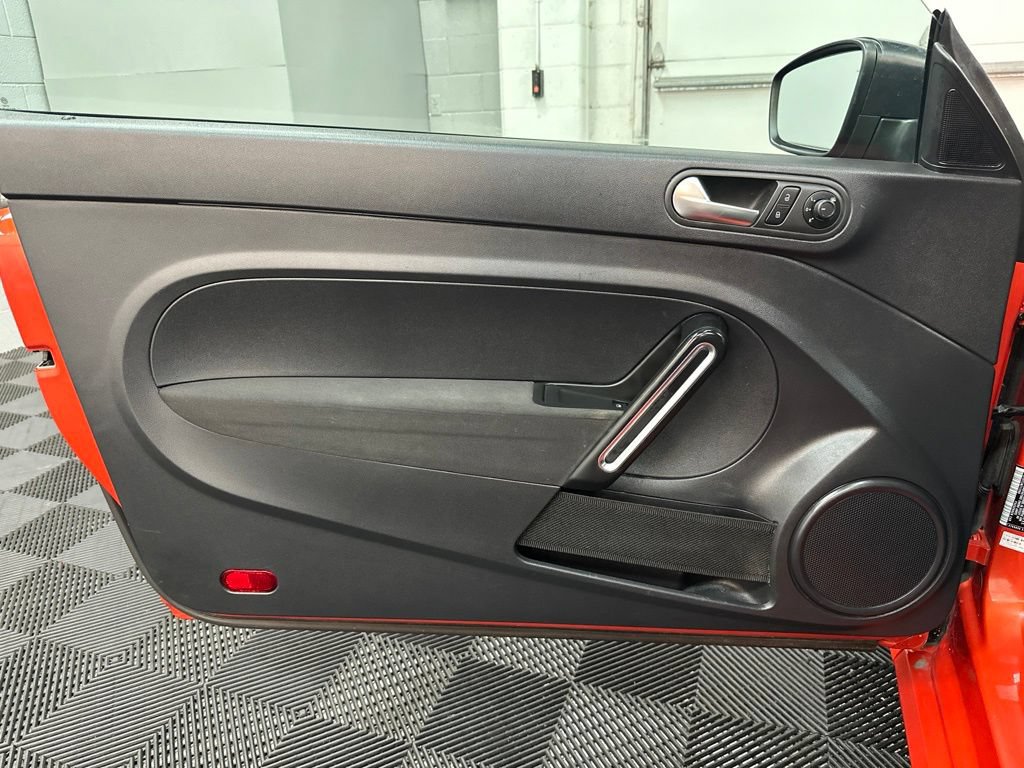 Used 2018 Volkswagen Beetle 2.0T S FWD image 17