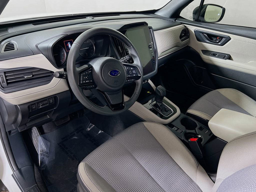 Used 2025 Subaru Forester Premium AWD/4WD image 9
