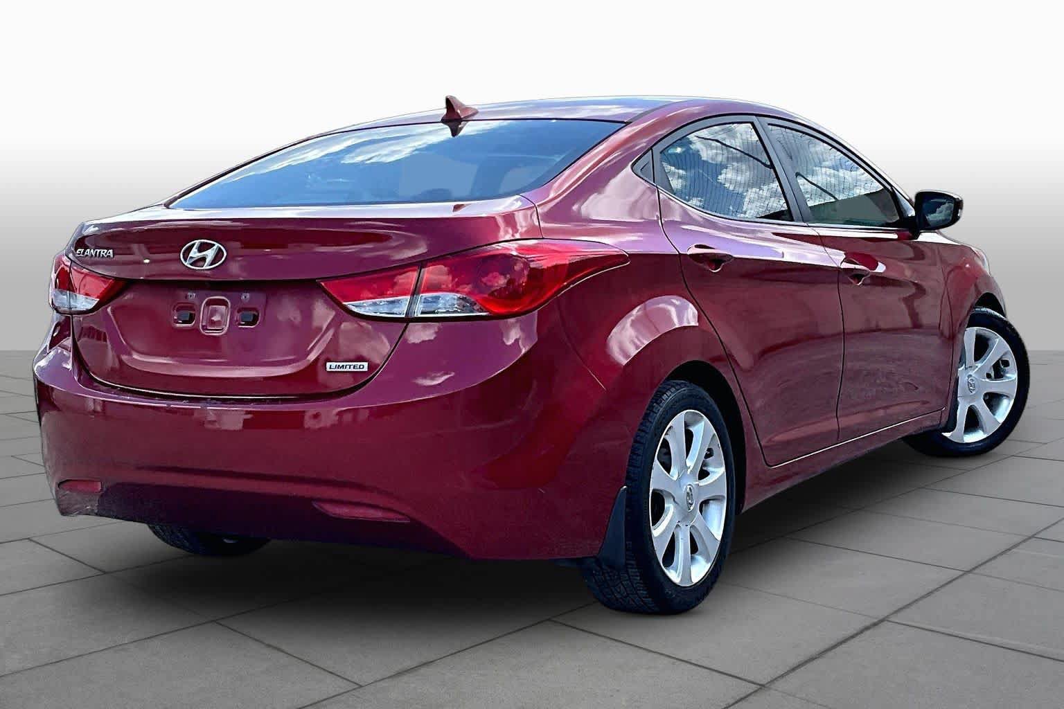 Used 2013 Hyundai Elantra Limited w/ Technology Pkg FWD image 7