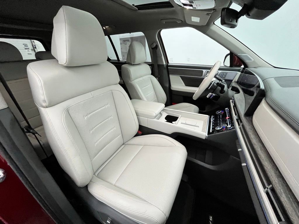 Used 2024 Hyundai Santa Fe Limited AWD/4WD image 34