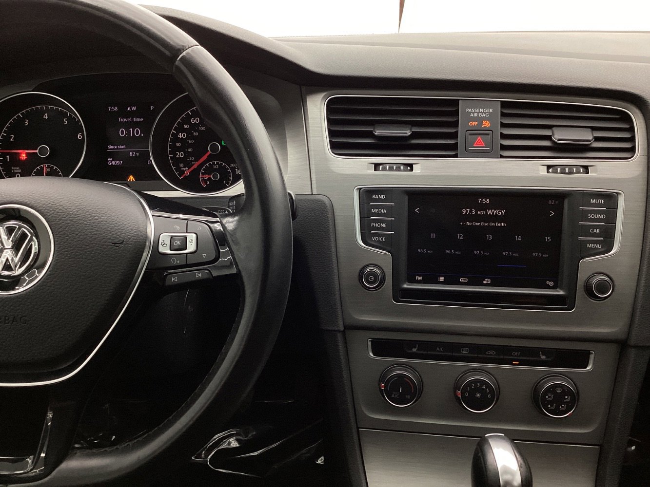 Used 2017 Volkswagen Golf Wolfsburg Edition image 32