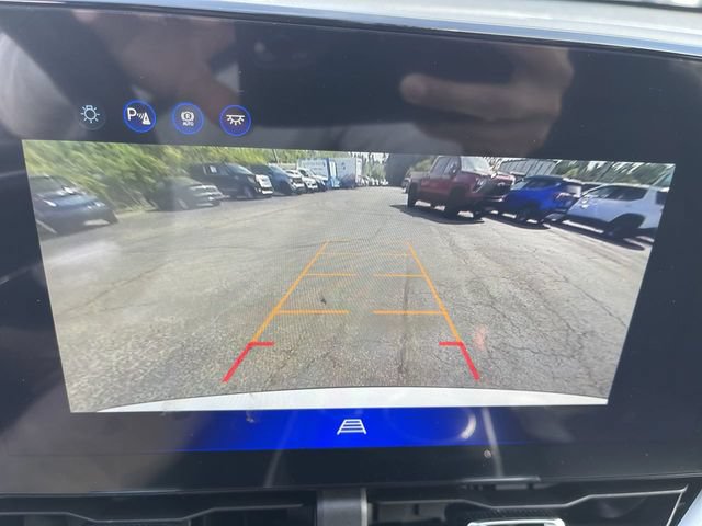 New 2027 Chevrolet Equinox LT w/ LPO, Floor Liner Package AWD/4WD image 17