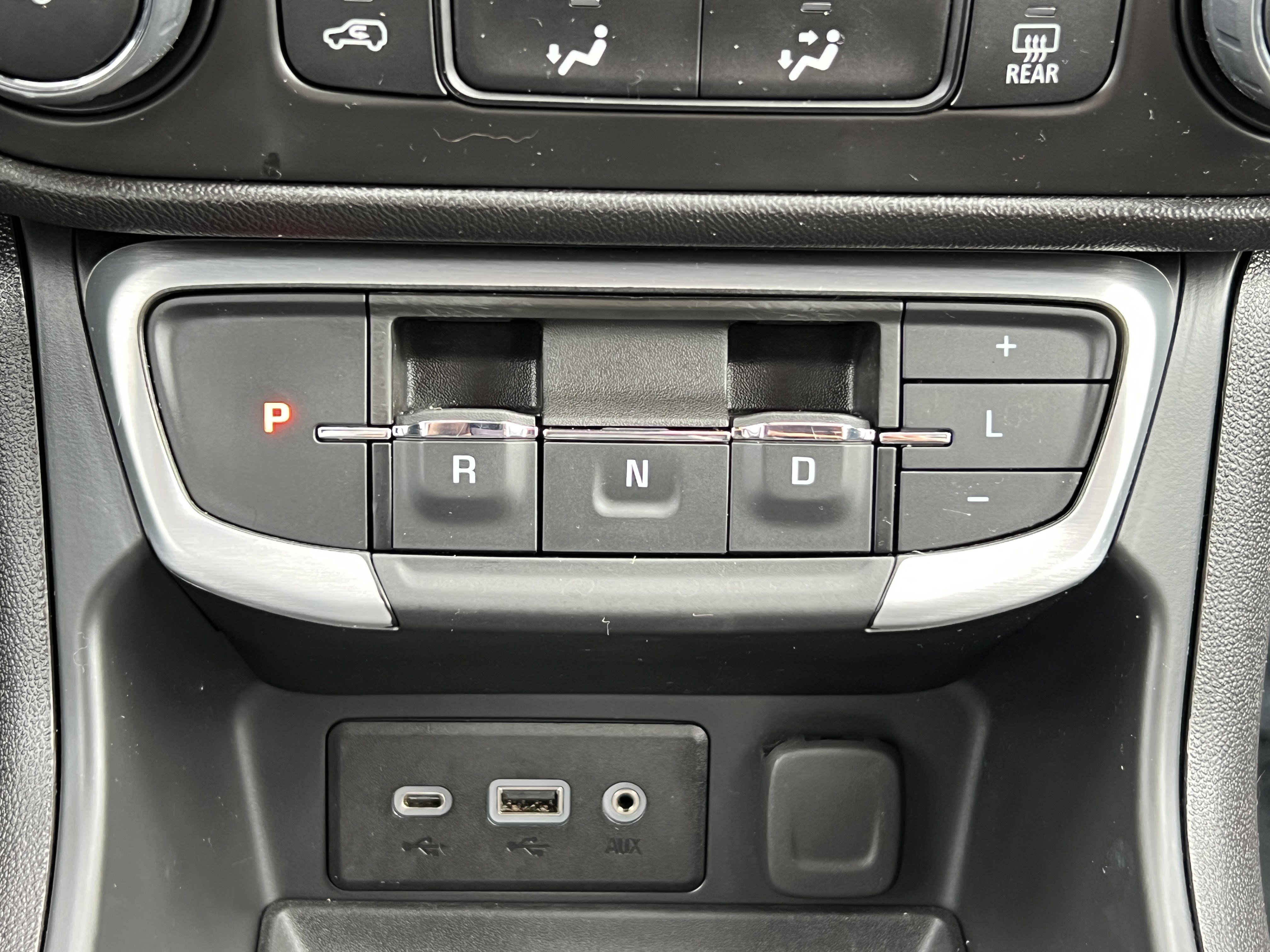 Used 2024 GMC Terrain SLE AWD/4WD image 31